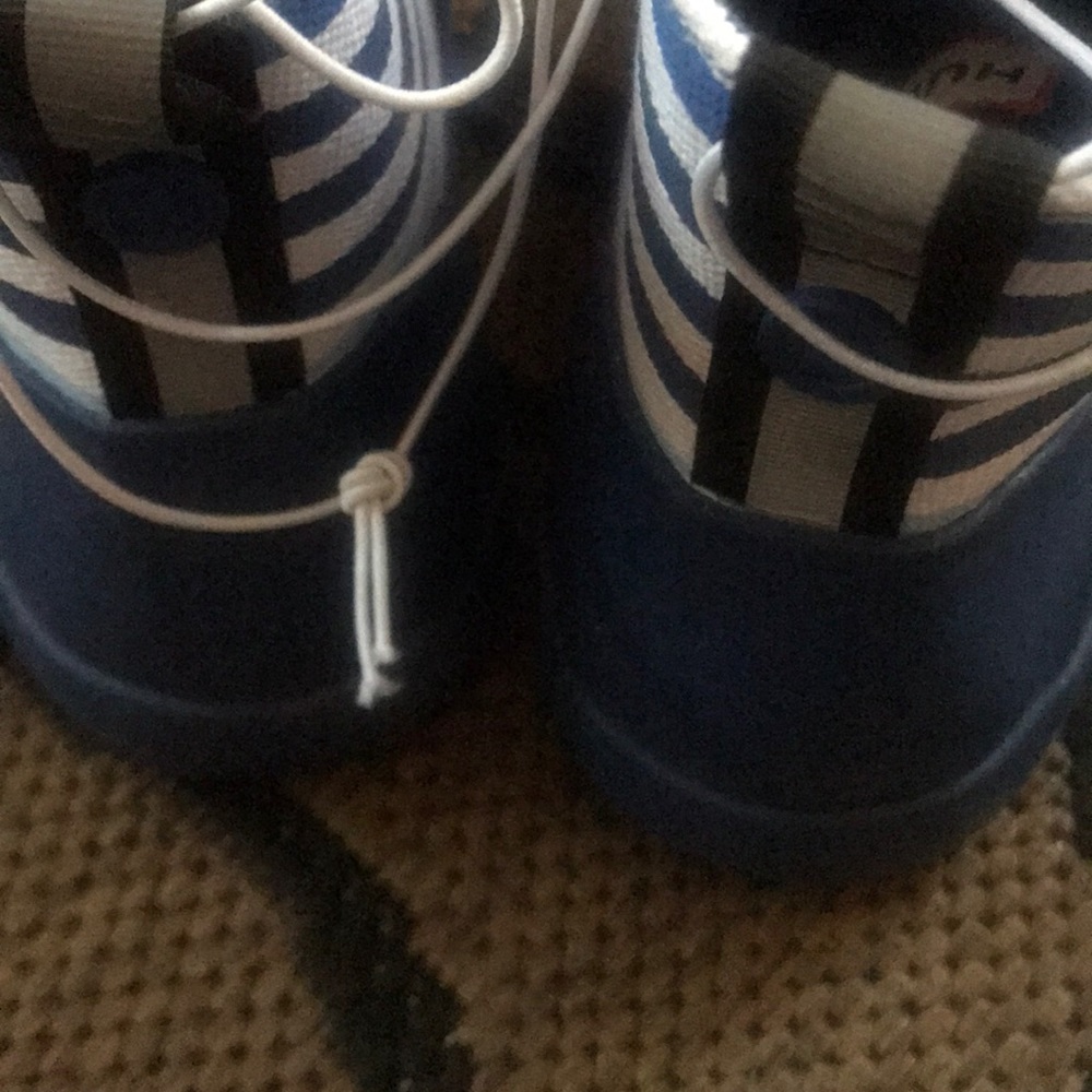 Hunter blue striped sneakers NWT SZ 5 - Picture 3 of 3